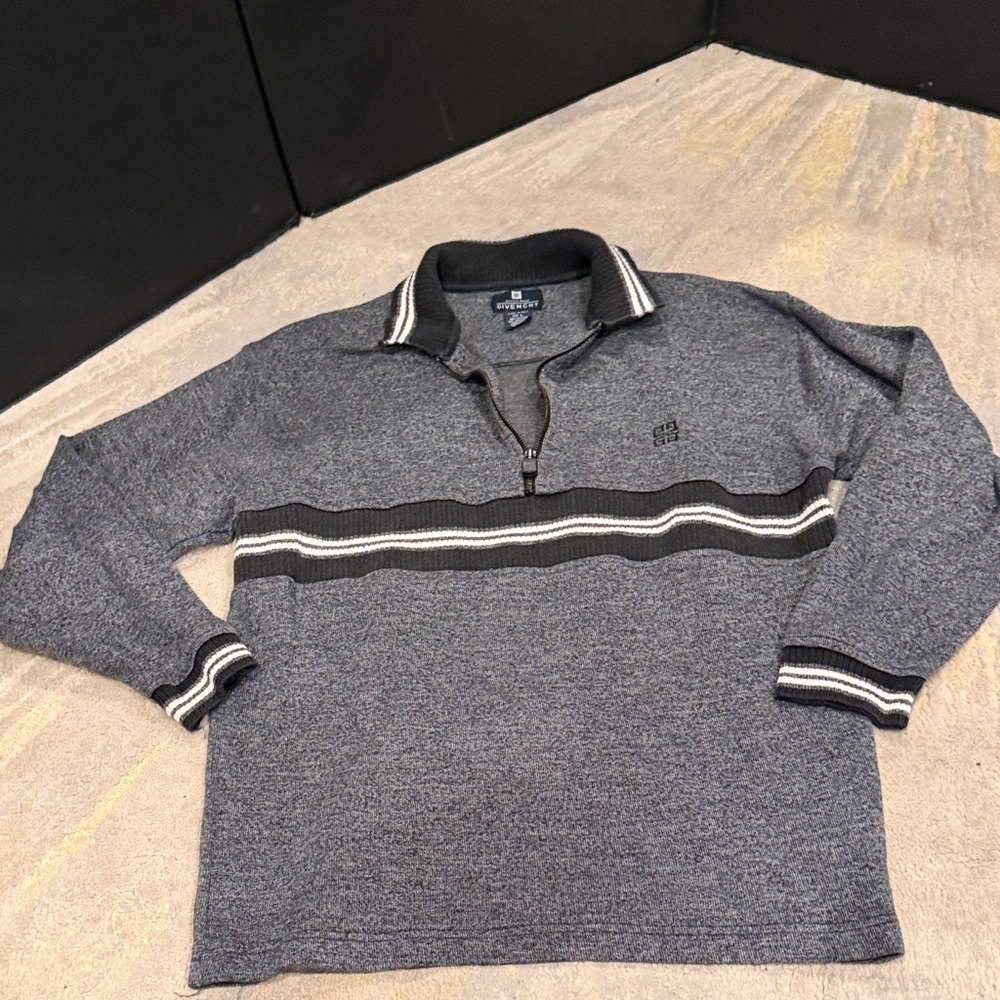 GIVENCHY quarter SWEATER SIZE LARGE GRAY PULLOVER ACTIVEWEAR 90S in EUC
